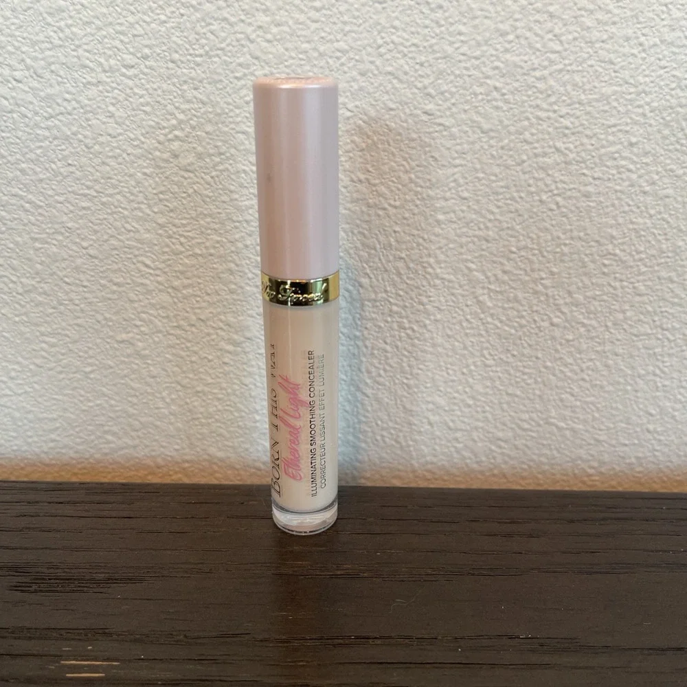 Too Faced Born This Way Ethereal Light Smoothing Concealer Milkshake Full Size